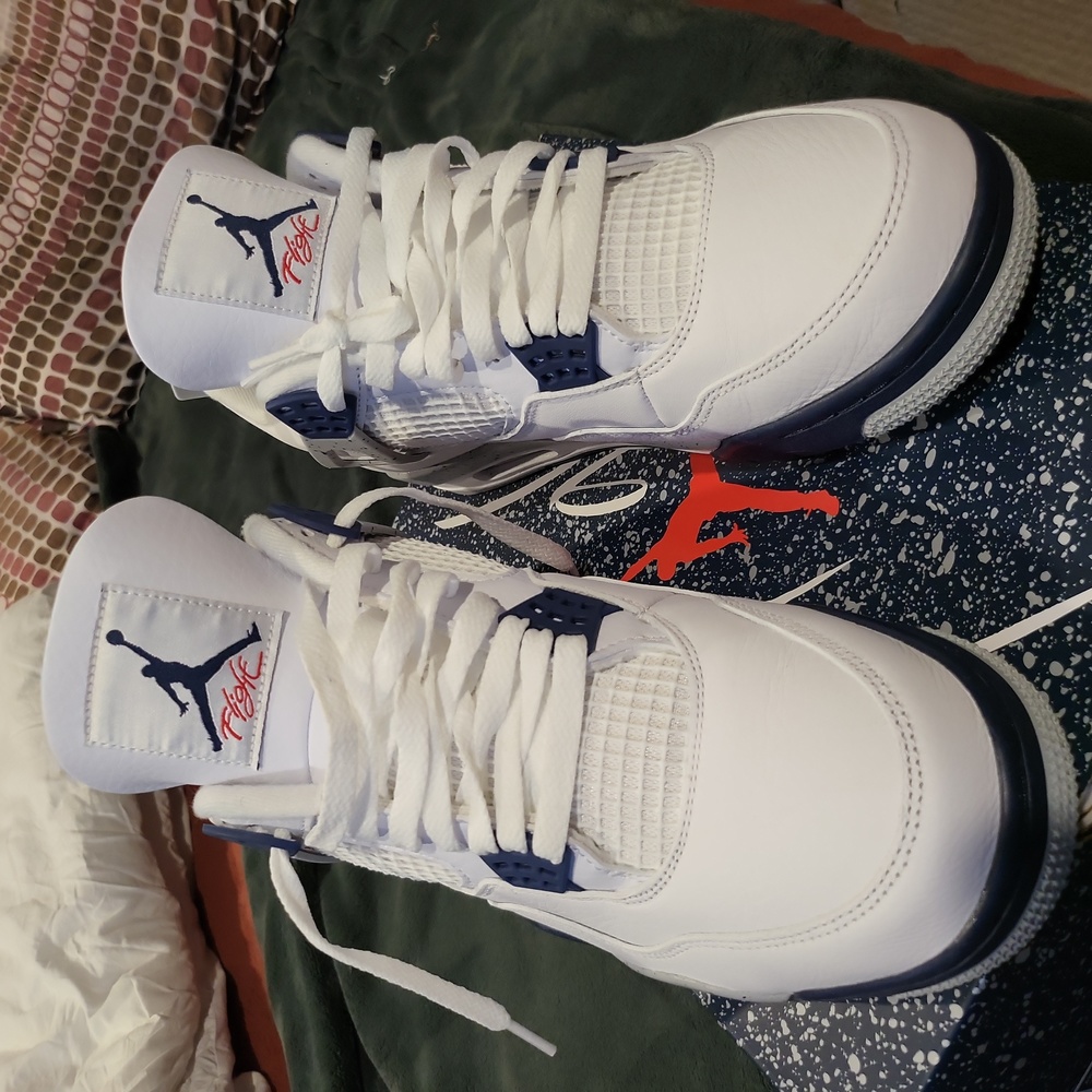Jordan 4 midnight navy..excellent condition